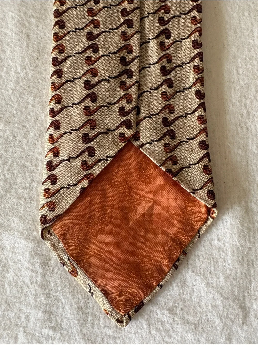 Gucci selling 20+